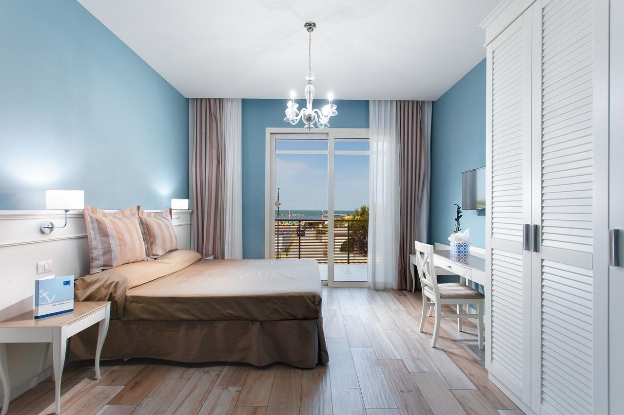 Hotel Nettuno Чезенатико Экстерьер фото